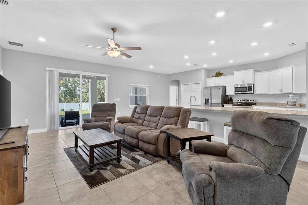 For Sale: $534,900 (5 beds, 3 baths, 3092 Square Feet)
