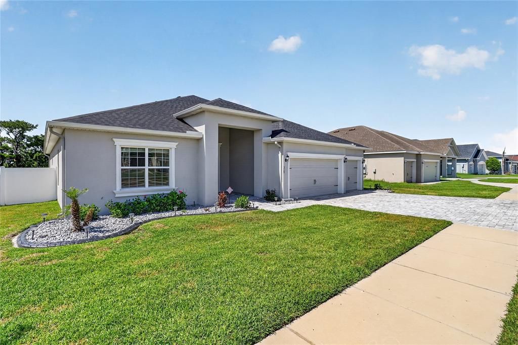 For Sale: $534,900 (5 beds, 3 baths, 3092 Square Feet)