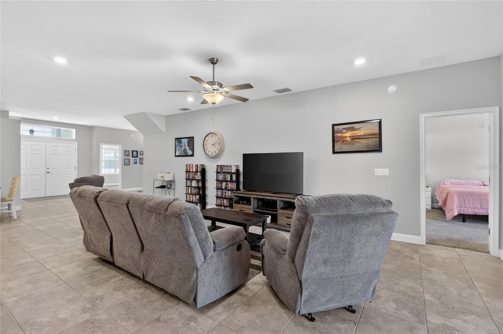 For Sale: $534,900 (5 beds, 3 baths, 3092 Square Feet)