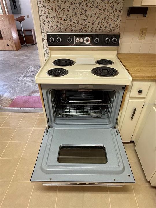 For Sale: $239,900 (2 beds, 2 baths, 1440 Square Feet)