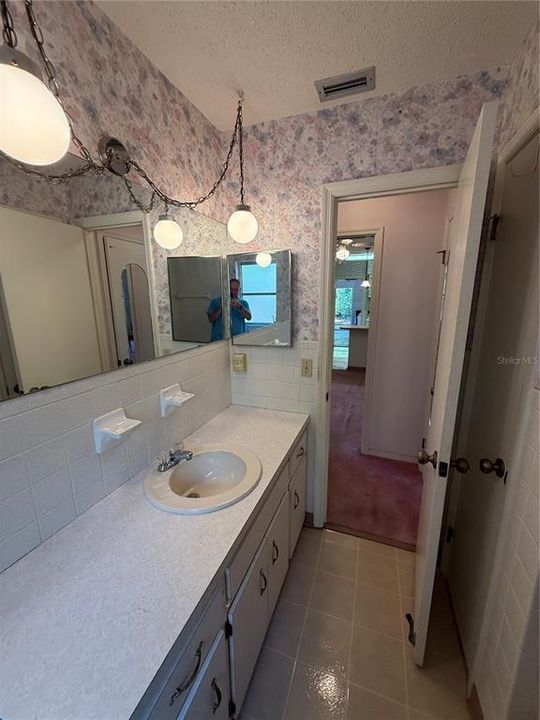 For Sale: $239,900 (2 beds, 2 baths, 1440 Square Feet)