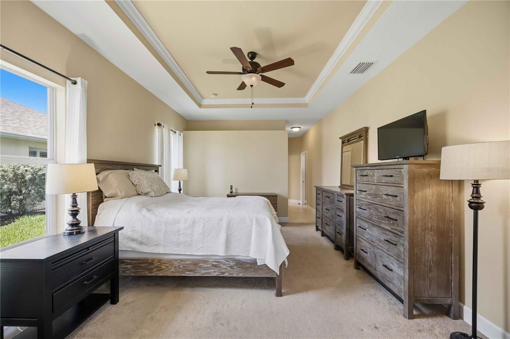 For Sale: $425,000 (3 beds, 2 baths, 2092 Square Feet)