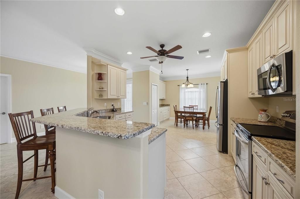 For Sale: $425,000 (3 beds, 2 baths, 2092 Square Feet)