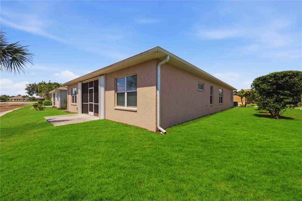 For Sale: $425,000 (3 beds, 2 baths, 2092 Square Feet)