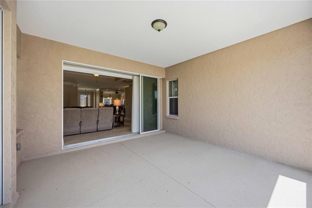For Sale: $425,000 (3 beds, 2 baths, 2092 Square Feet)