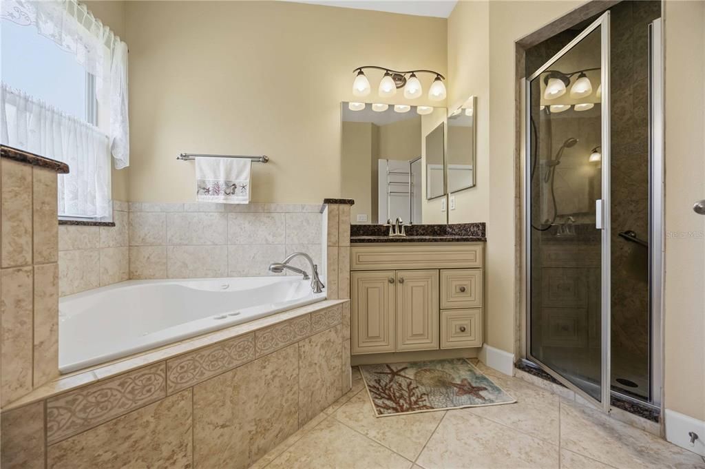 For Sale: $425,000 (3 beds, 2 baths, 2092 Square Feet)