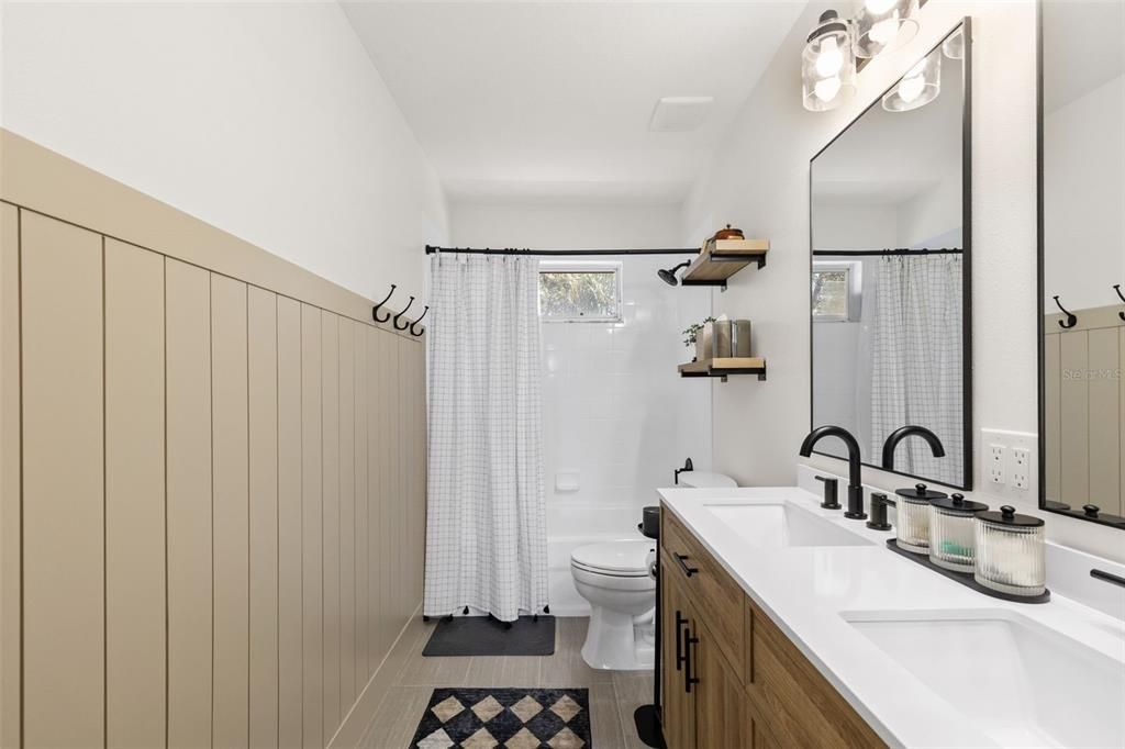 На продажу: $899,900 (5 спален, 2 ванн, 3424 Квадратных фут)