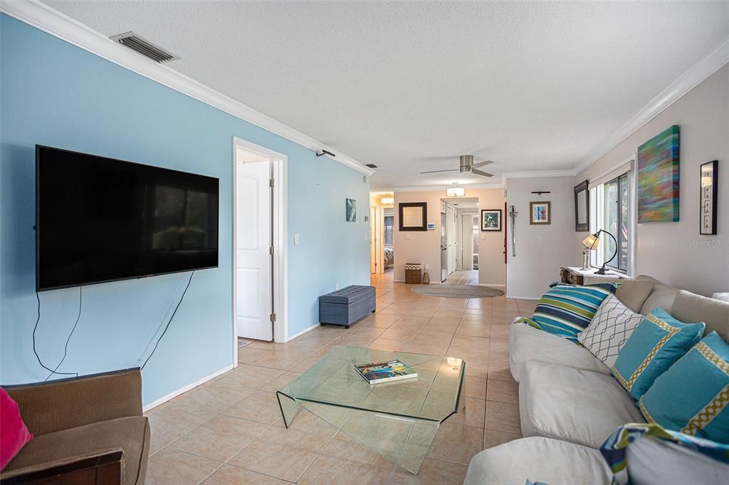 For Rent: $2,450 (2 beds, 2 baths, 1060 Square Feet)