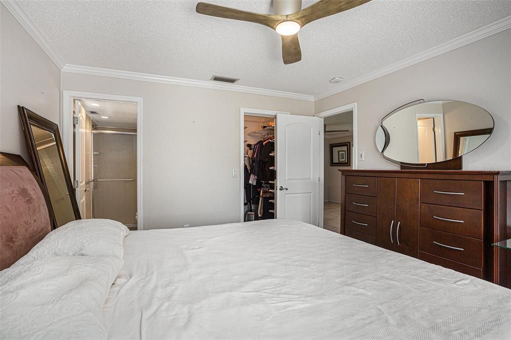 For Rent: $2,450 (2 beds, 2 baths, 1060 Square Feet)