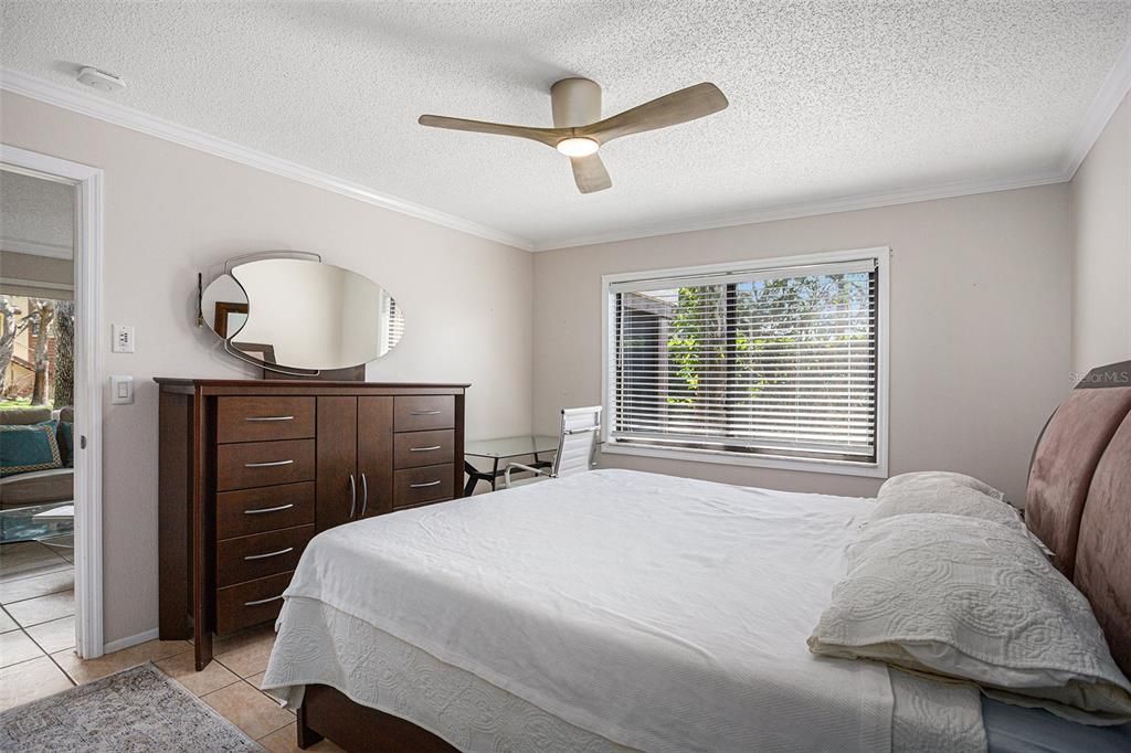 For Rent: $2,450 (2 beds, 2 baths, 1060 Square Feet)