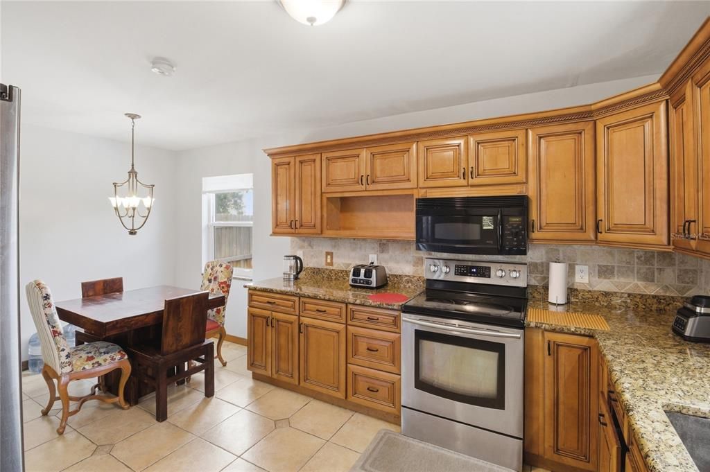 For Sale: $389,900 (3 beds, 2 baths, 1680 Square Feet)