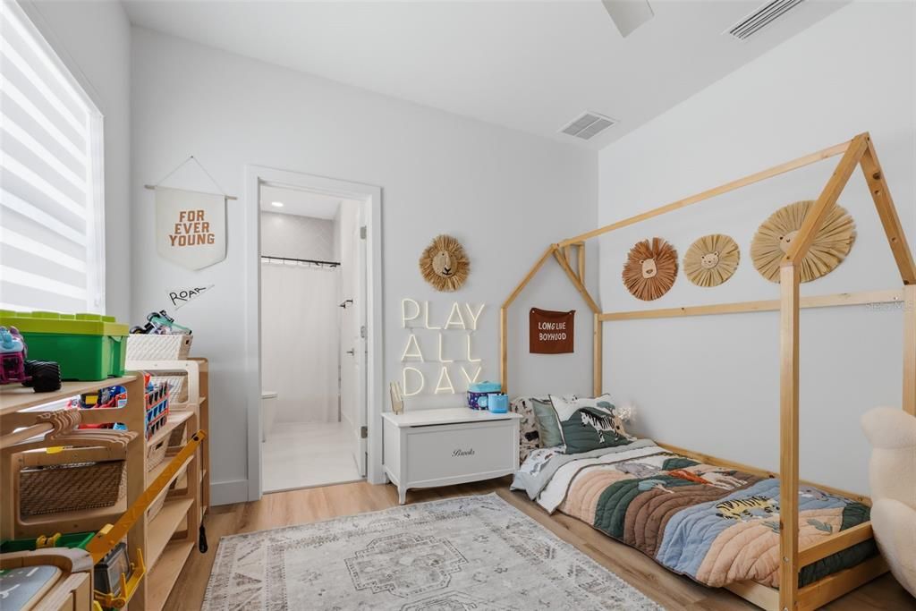 For Sale: $649,900 (3 beds, 2 baths, 1712 Square Feet)