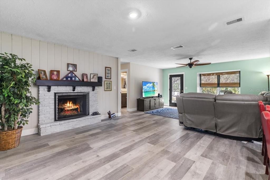 For Sale: $675,000 (3 beds, 2 baths, 2167 Square Feet)