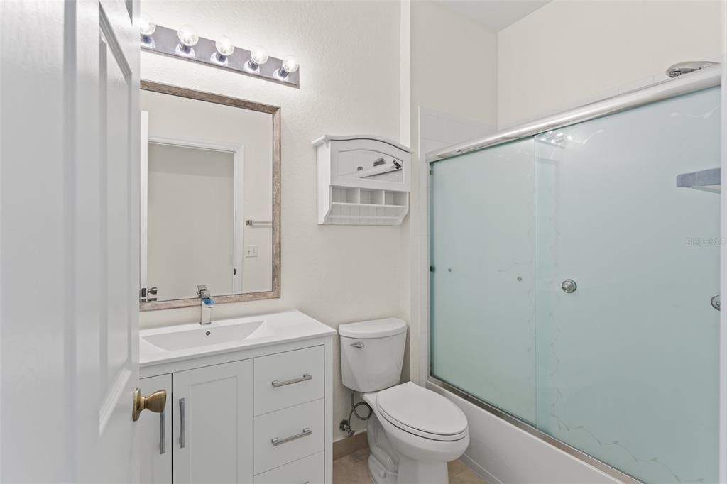 For Rent: $2,800 (3 beds, 2 baths, 1820 Square Feet)