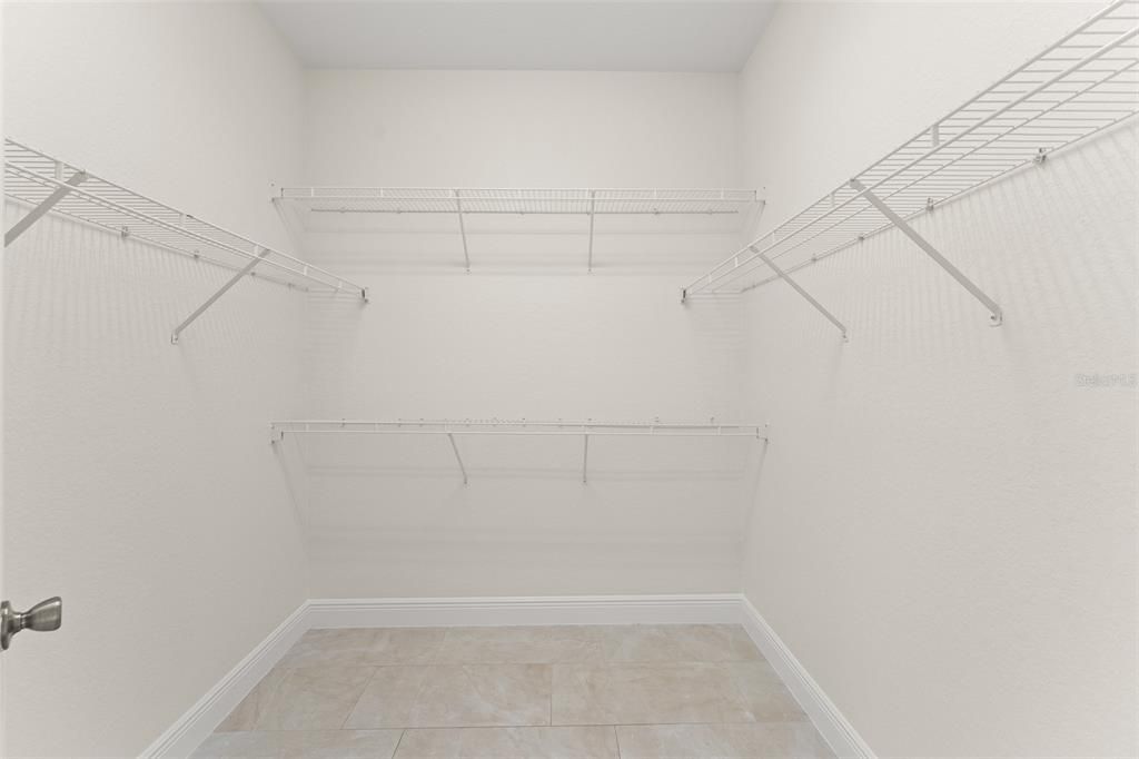 For Rent: $2,800 (3 beds, 2 baths, 1820 Square Feet)
