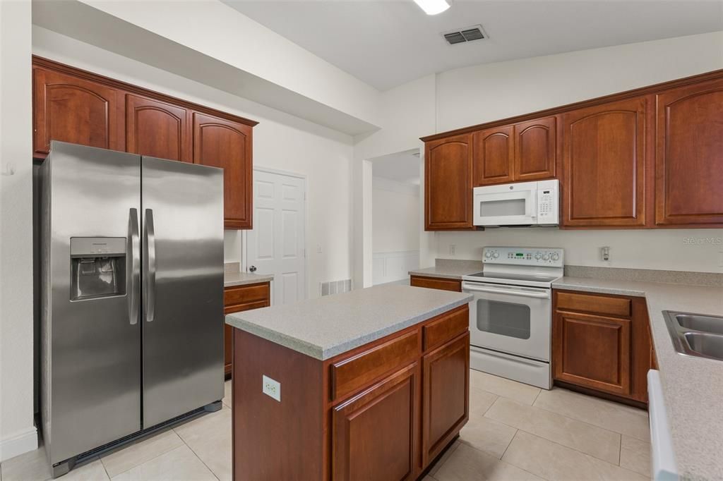 For Rent: $2,800 (3 beds, 2 baths, 1820 Square Feet)