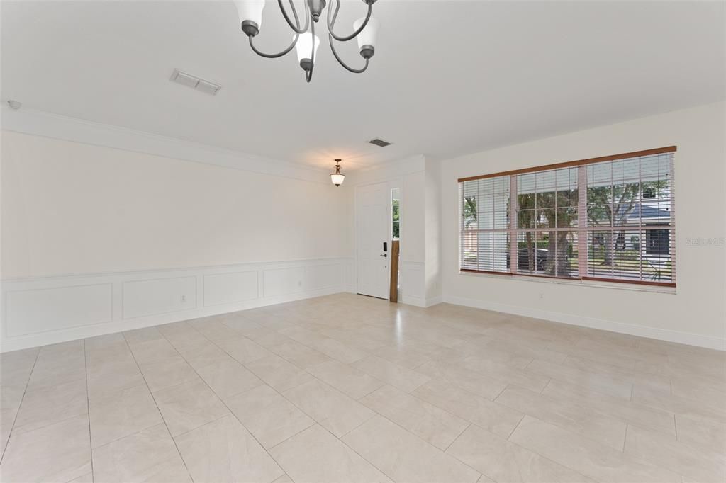 For Rent: $2,800 (3 beds, 2 baths, 1820 Square Feet)