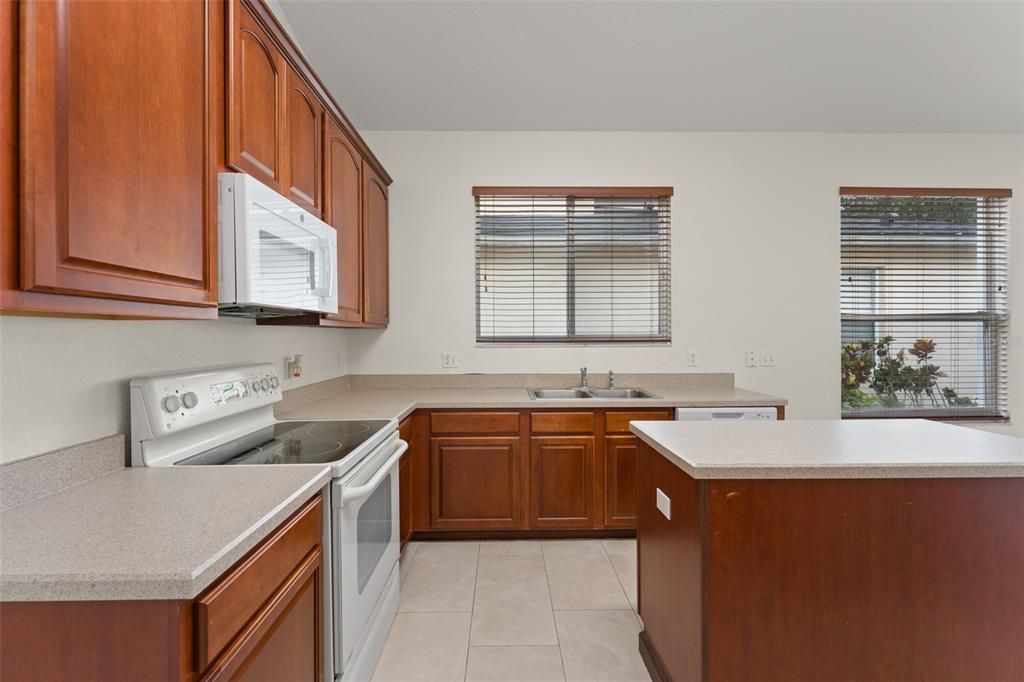 For Rent: $2,800 (3 beds, 2 baths, 1820 Square Feet)