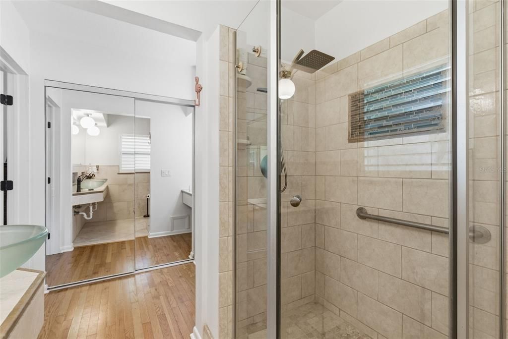 На продажу: $434,999 (3 спален, 2 ванн, 1356 Квадратных фут)