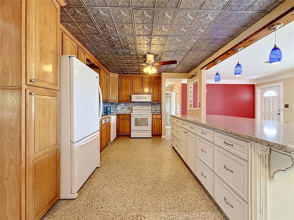 На продажу: $574,900 (3 спален, 2 ванн, 1990 Квадратных фут)