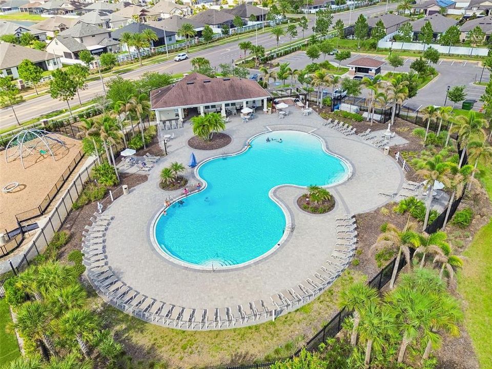 Active With Contract: $459,900 (4 beds, 3 baths, 2637 Square Feet)