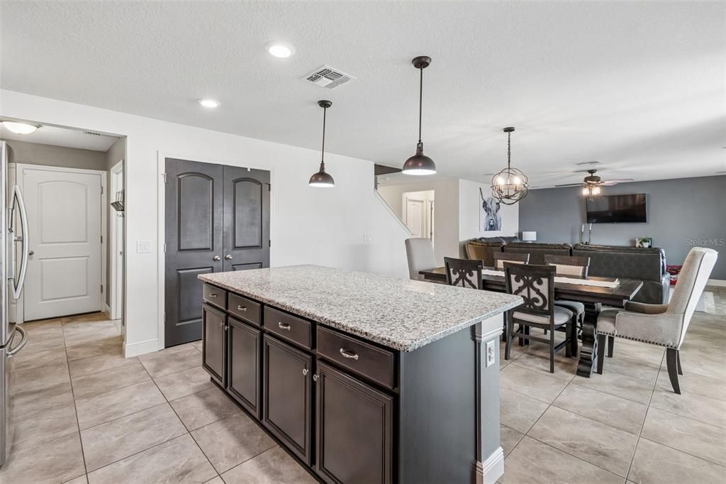 Active With Contract: $459,900 (4 beds, 3 baths, 2637 Square Feet)