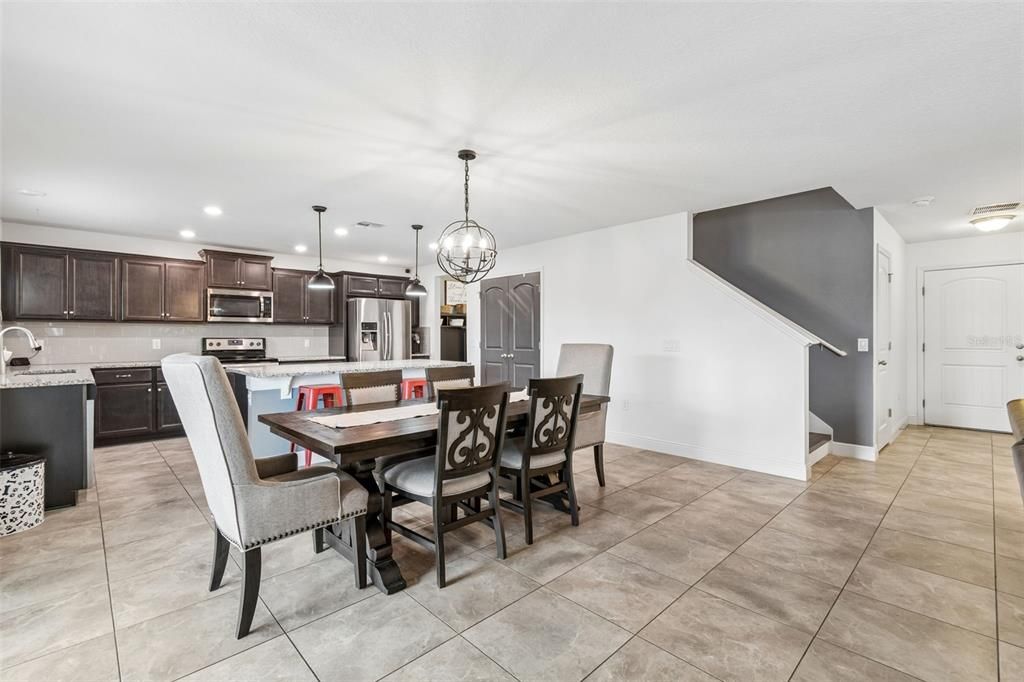 Active With Contract: $459,900 (4 beds, 3 baths, 2637 Square Feet)