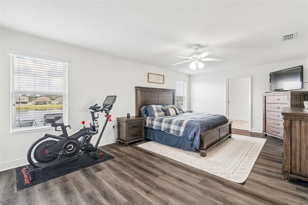 Active With Contract: $459,900 (4 beds, 3 baths, 2637 Square Feet)