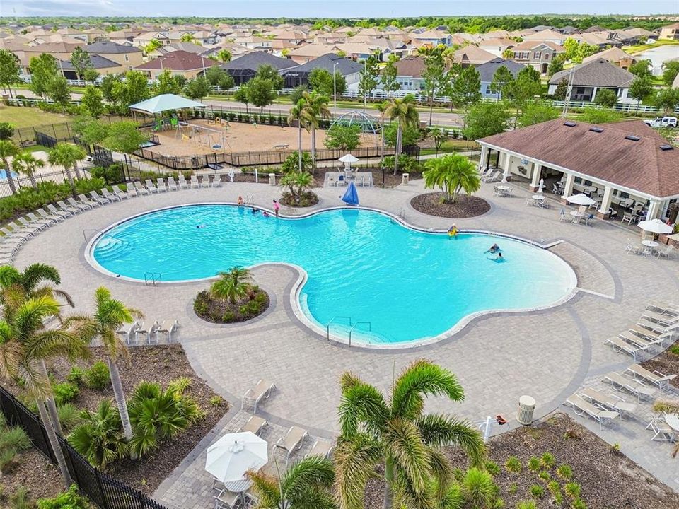 Active With Contract: $459,900 (4 beds, 3 baths, 2637 Square Feet)