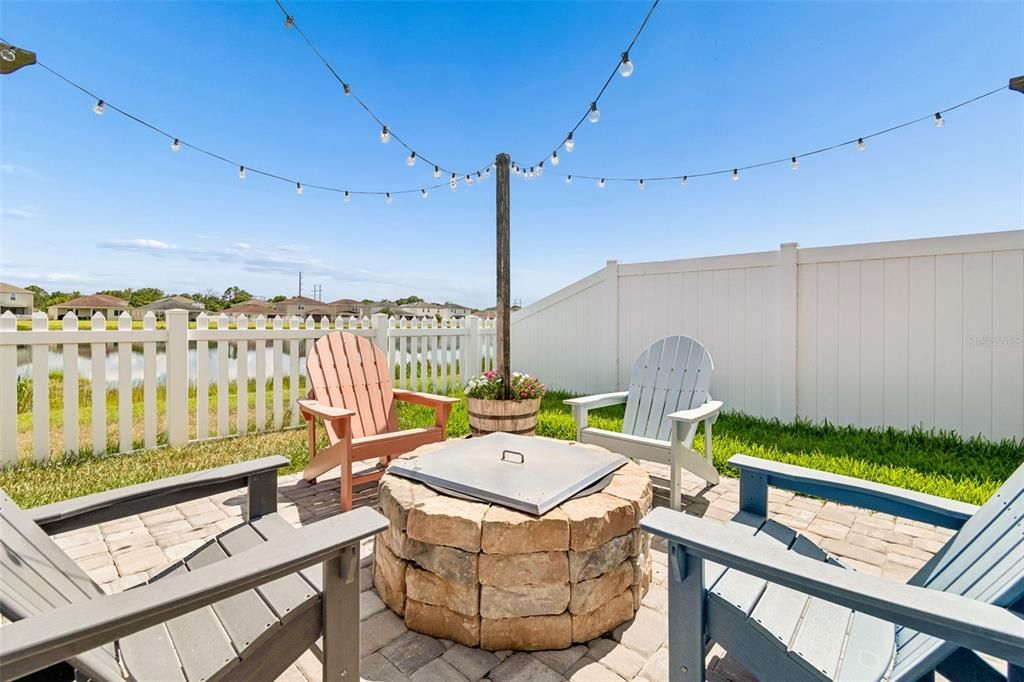 Active With Contract: $459,900 (4 beds, 3 baths, 2637 Square Feet)