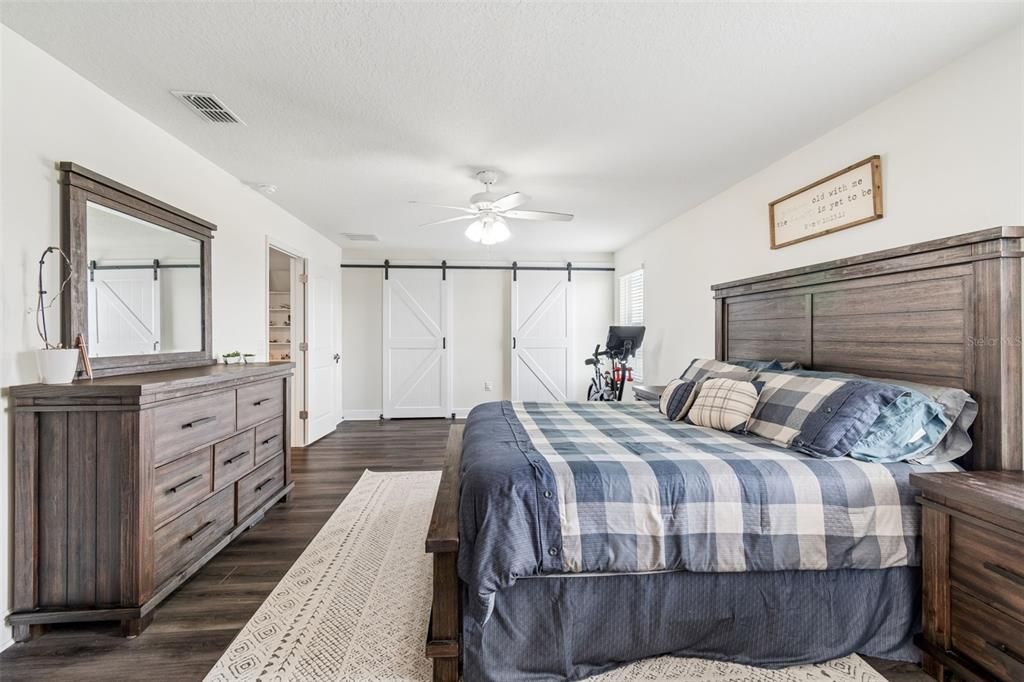 Active With Contract: $459,900 (4 beds, 3 baths, 2637 Square Feet)