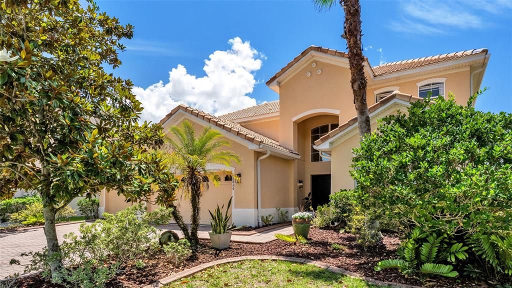 En Venta: $649,900 (5 camas, 4 baños, 3651 Pies cuadrados)