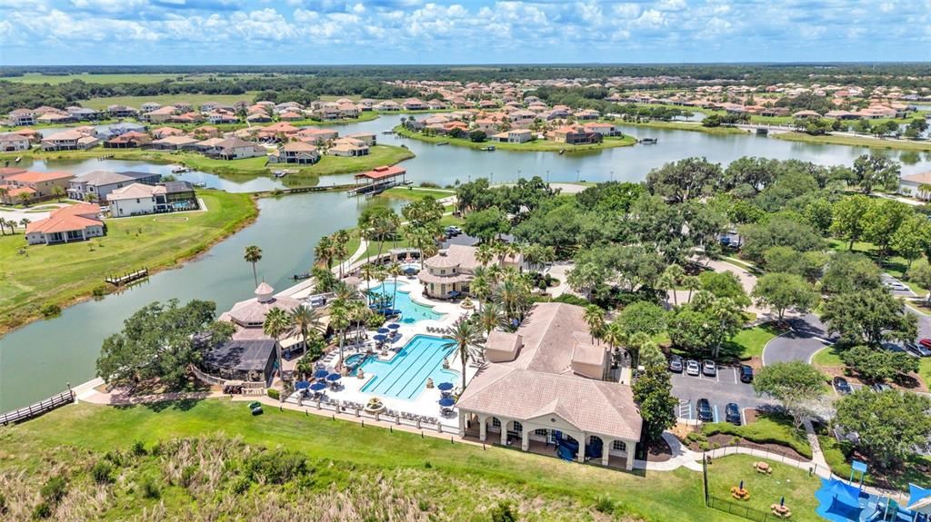 En Venta: $649,900 (5 camas, 4 baños, 3651 Pies cuadrados)