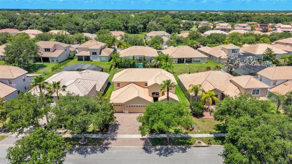 En Venta: $649,900 (5 camas, 4 baños, 3651 Pies cuadrados)