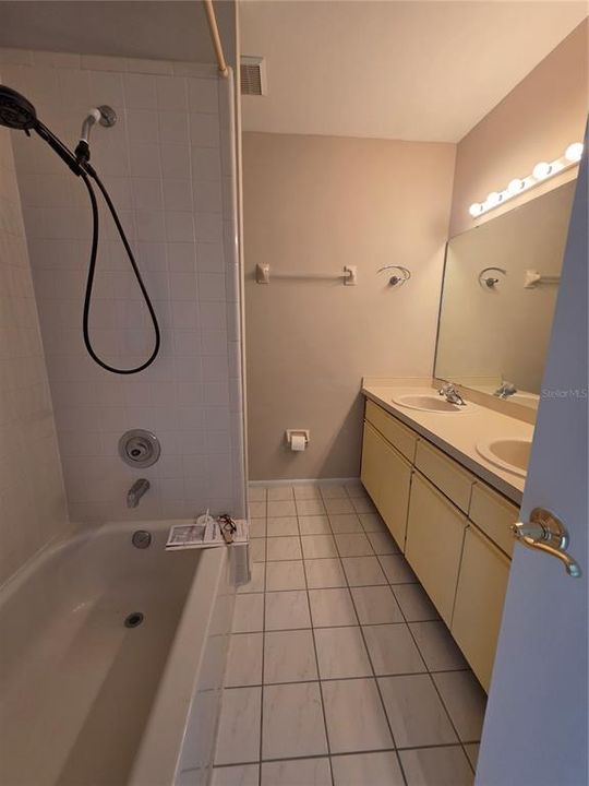 En Renta: $2,700 (3 camas, 2 baños, 1749 Pies cuadrados)