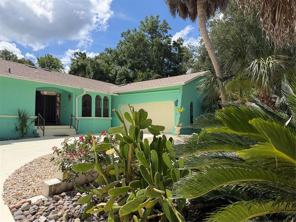 For Sale: $695,000 (3 beds, 2 baths, 2067 Square Feet)