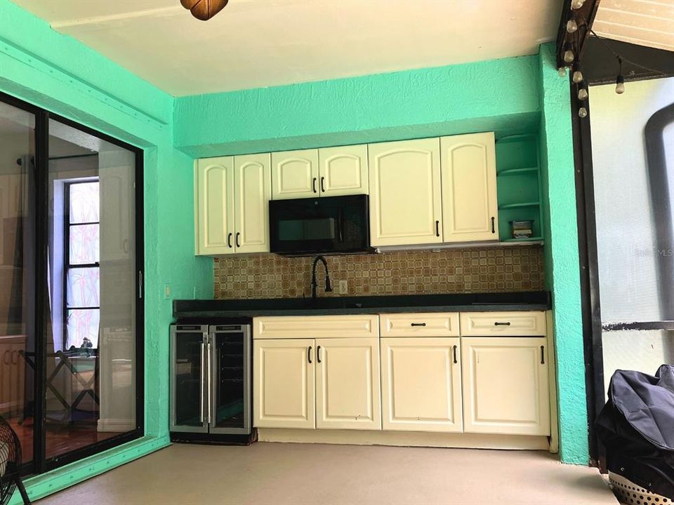 For Sale: $695,000 (3 beds, 2 baths, 2067 Square Feet)