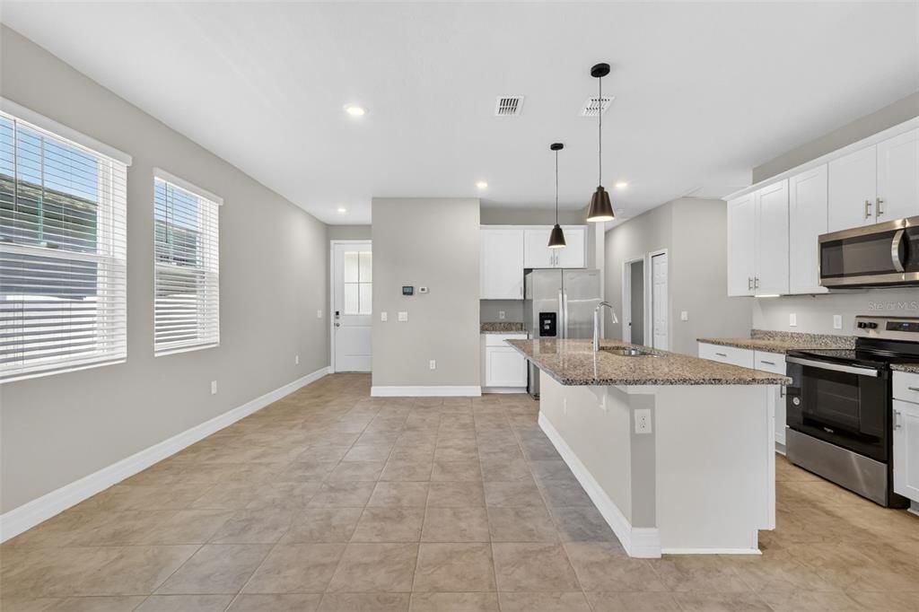 For Rent: $2,600 (3 beds, 2 baths, 1502 Square Feet)