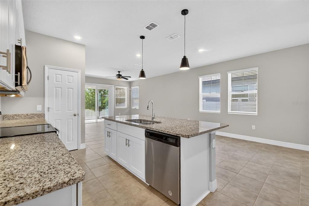 For Rent: $2,600 (3 beds, 2 baths, 1502 Square Feet)
