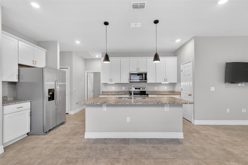 For Rent: $2,600 (3 beds, 2 baths, 1502 Square Feet)