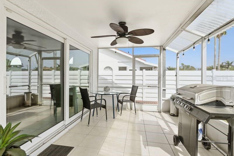 En Venta: $309,999 (2 camas, 2 baños, 1349 Pies cuadrados)