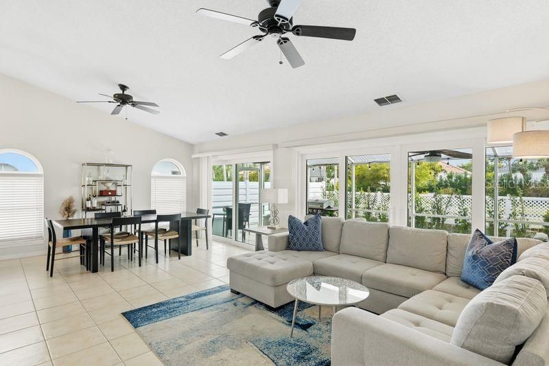 En Venta: $309,999 (2 camas, 2 baños, 1349 Pies cuadrados)