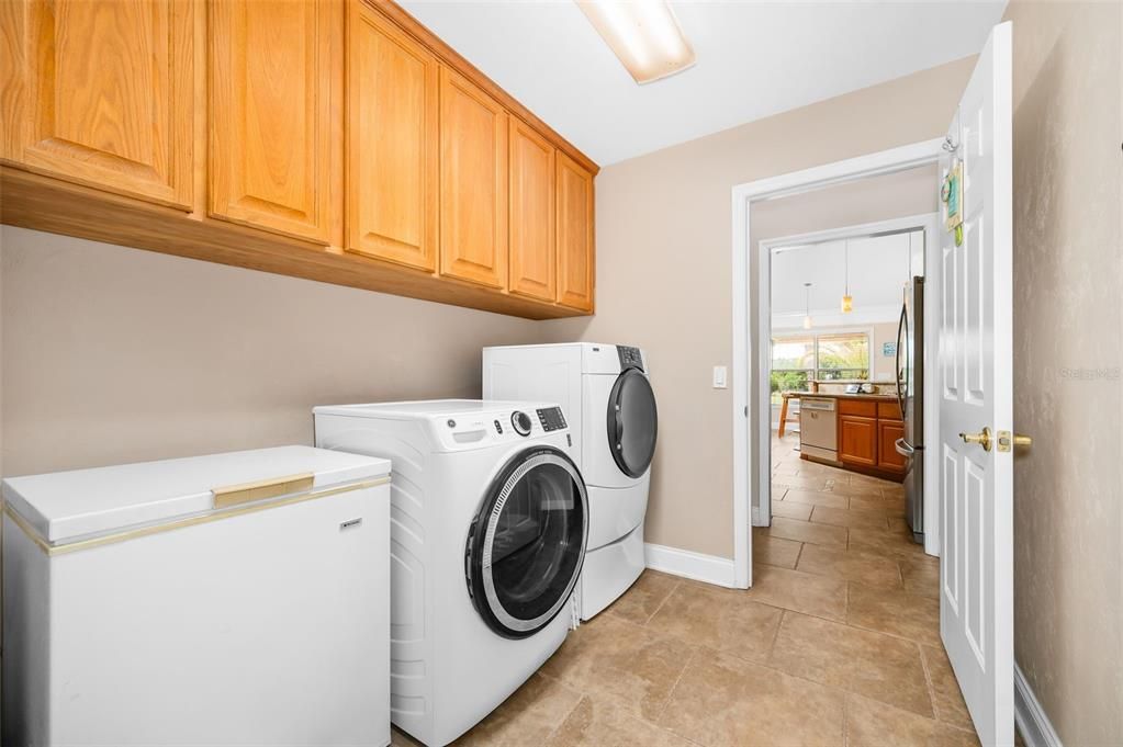 На продажу: $824,999 (4 спален, 2 ванн, 2820 Квадратных фут)