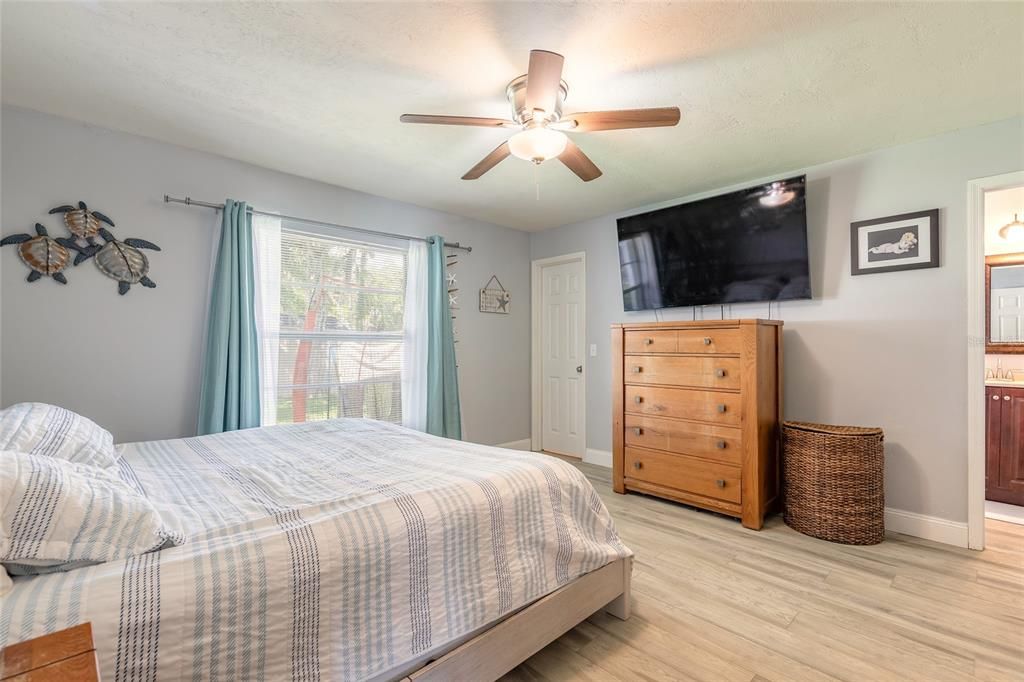 For Sale: $334,900 (3 beds, 2 baths, 1218 Square Feet)