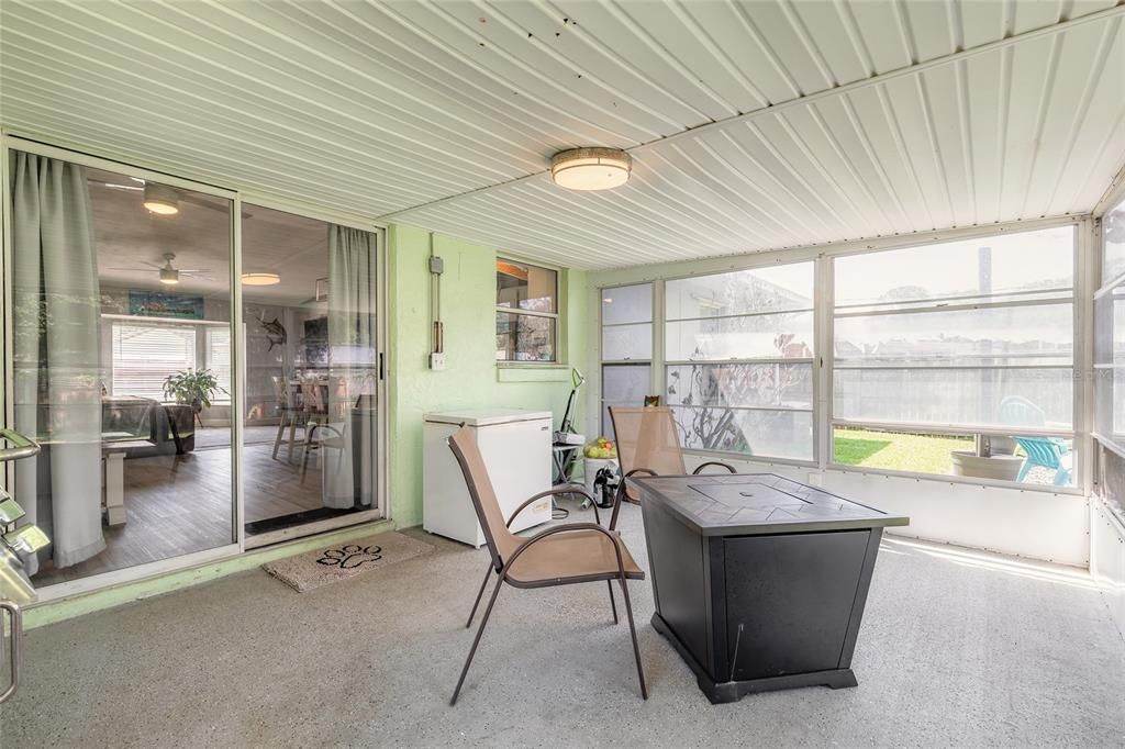 For Sale: $334,900 (3 beds, 2 baths, 1218 Square Feet)