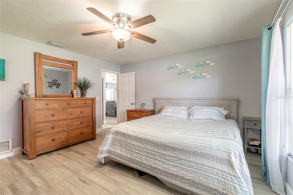 For Sale: $334,900 (3 beds, 2 baths, 1218 Square Feet)