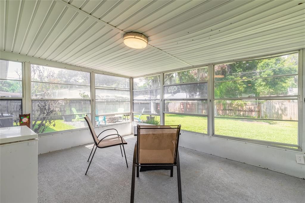 For Sale: $334,900 (3 beds, 2 baths, 1218 Square Feet)