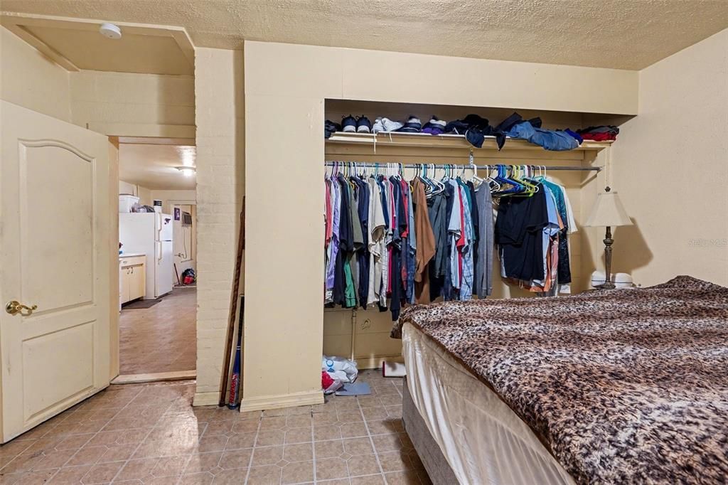 На продажу: $155,000 (2 спален, 1 ванн, 1064 Квадратных фут)