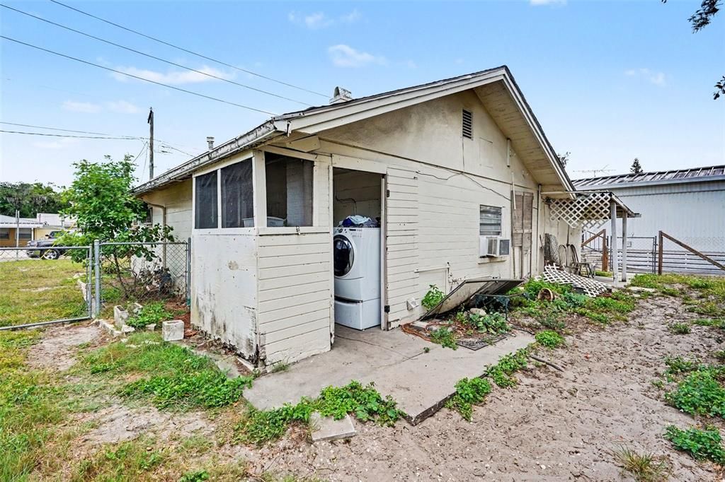 На продажу: $155,000 (2 спален, 1 ванн, 1064 Квадратных фут)