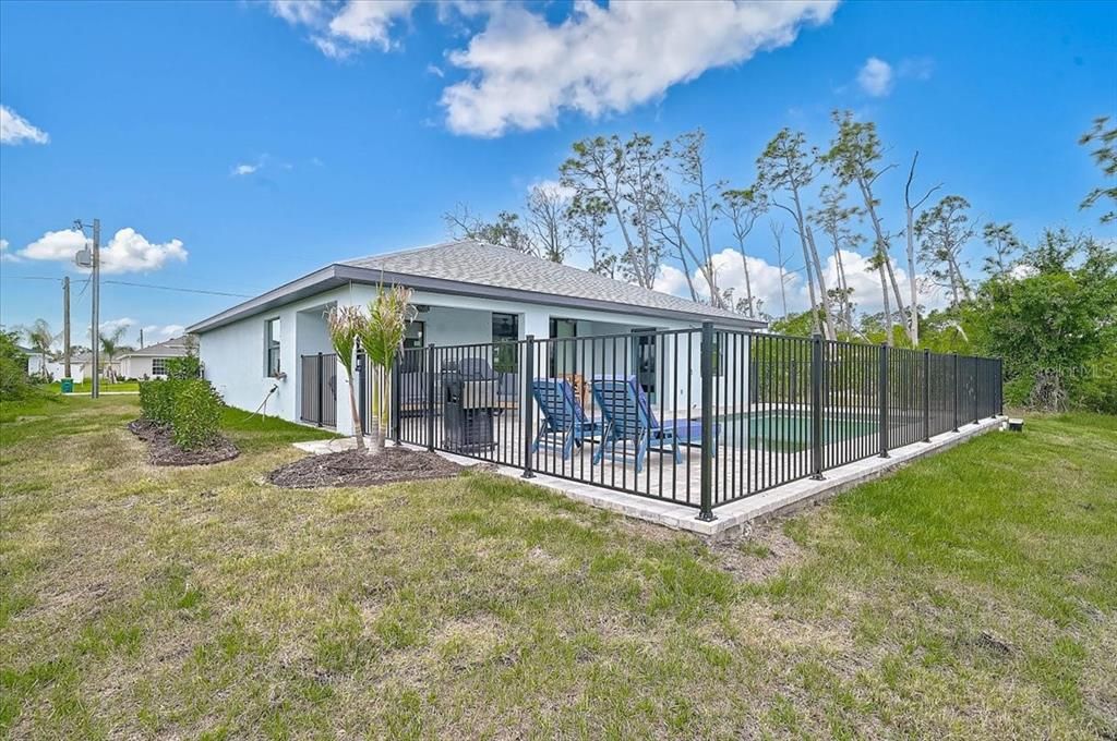На продажу: $469,900 (3 спален, 2 ванн, 1577 Квадратных фут)